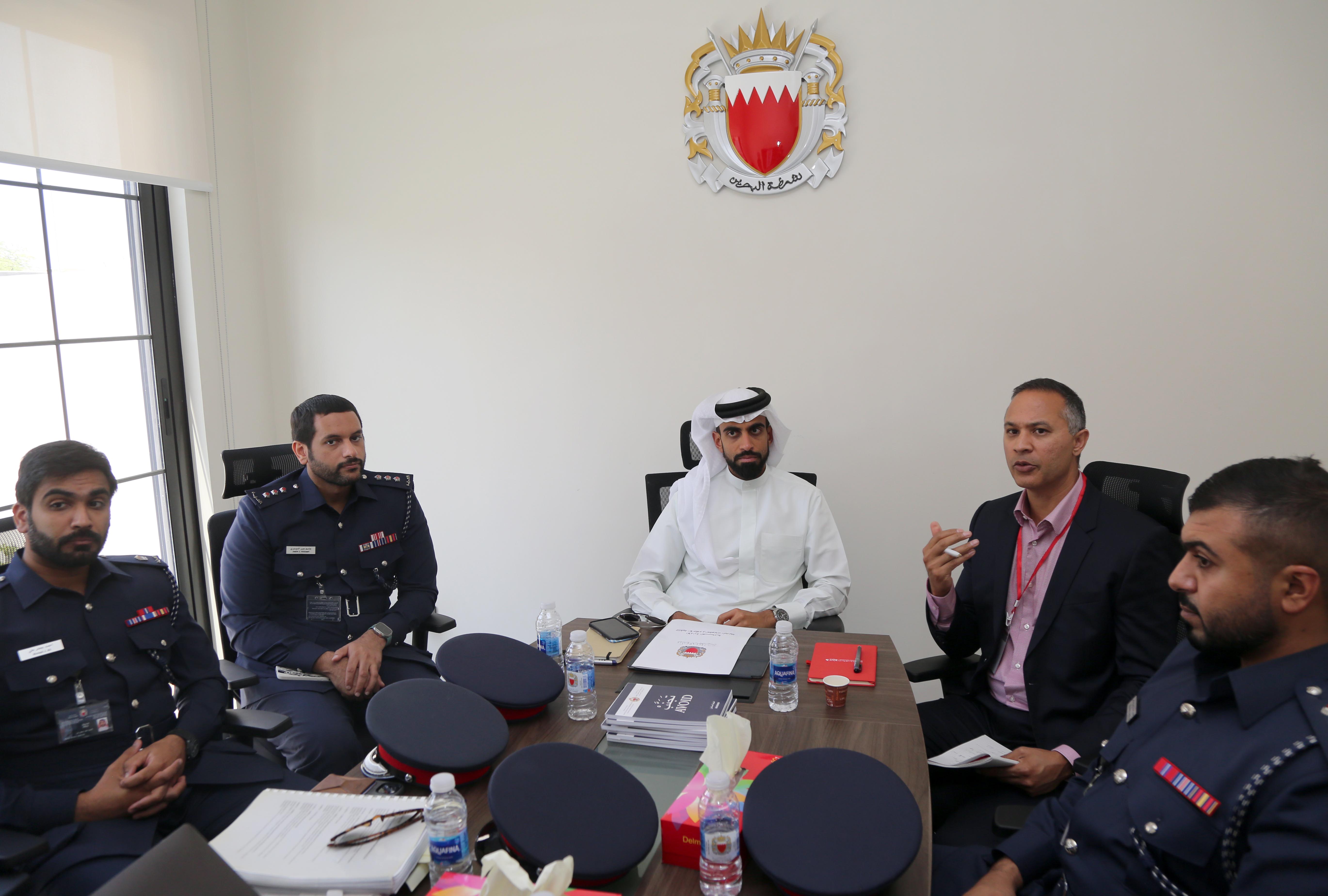 مدير عام تنفيذ الأحكام والعقوبات البديلة يبحث مع السيد معين خان من نقابة المحامين الأمريكية (ABA) أوجه التعاون فيما يتعلق بتطبيق العقوبات البديلة وبرنامج السجون المفتوحة<